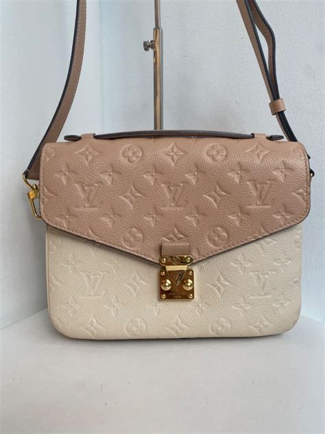 lv pochette metis two tone